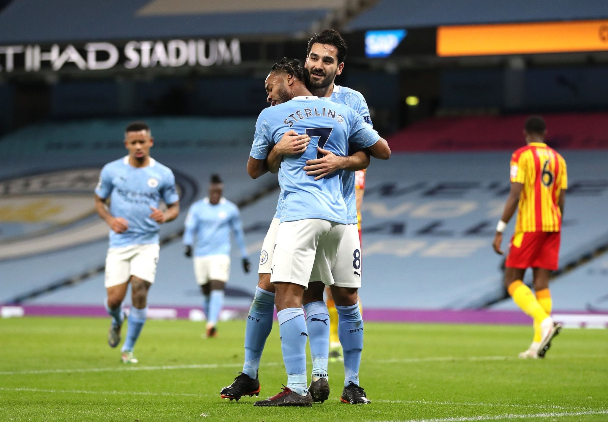 锡就年轻潜 锡就年轻潜